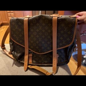 Louis Vuitton messenger bag - used